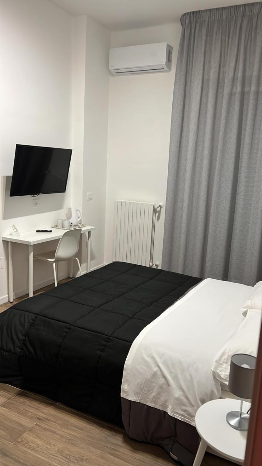 פויג'ה Business Home Piazza Cesare Battisti B&B Residence מראה חיצוני תמונה