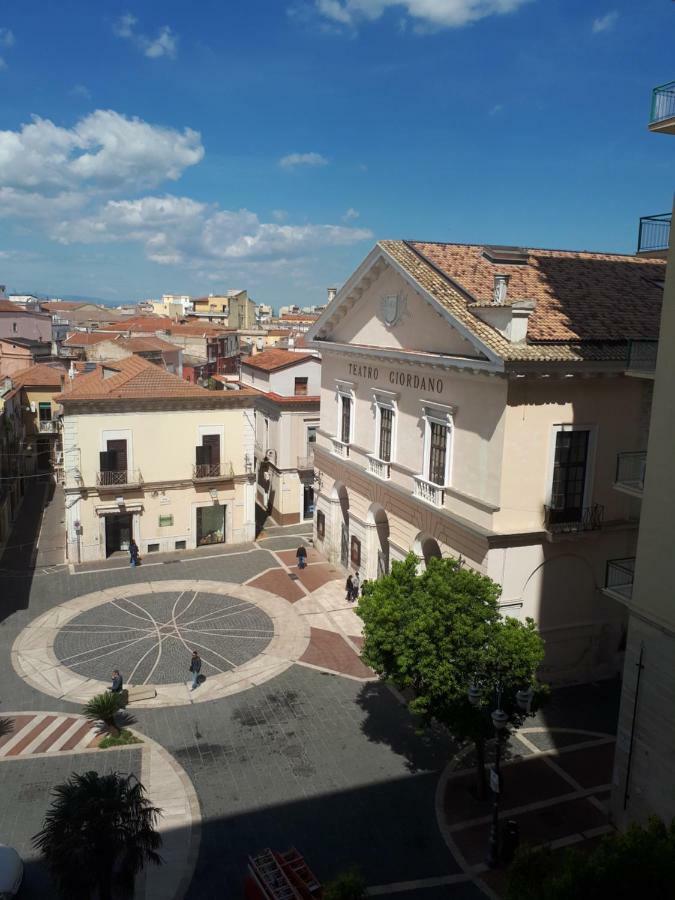 פויג'ה Business Home Piazza Cesare Battisti B&B Residence מראה חיצוני תמונה